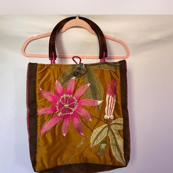 sophie douence Handbags - Elegant Floral Embroidered Shoulder Bag - Pink and Brown